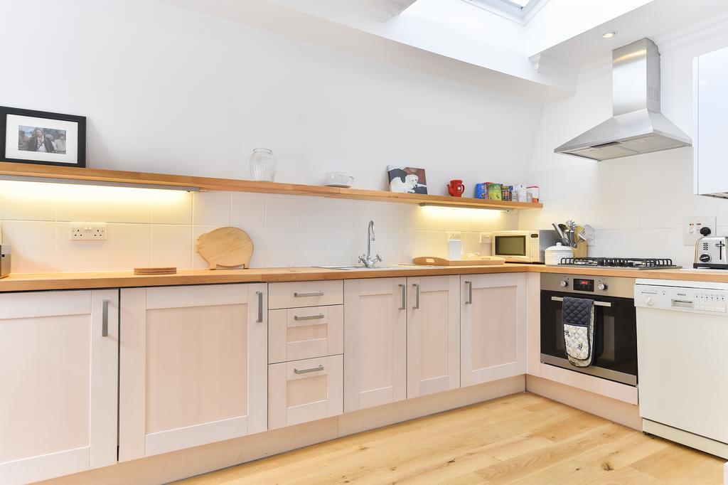 Charming Flat Near Earl'S Court Station, 4 Guests Leilighet London Eksteriør bilde